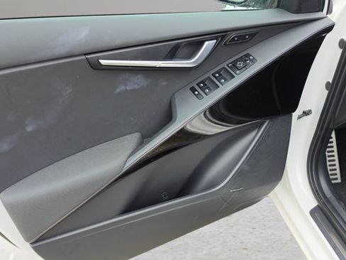 Used 2024 Kia Niro Wave w/ Wave Preserve Package FWD image 34
