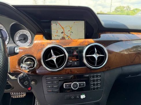 Used 2015 Mercedes-Benz GLK 350 4MATIC w/ Premium 1 Package image 21