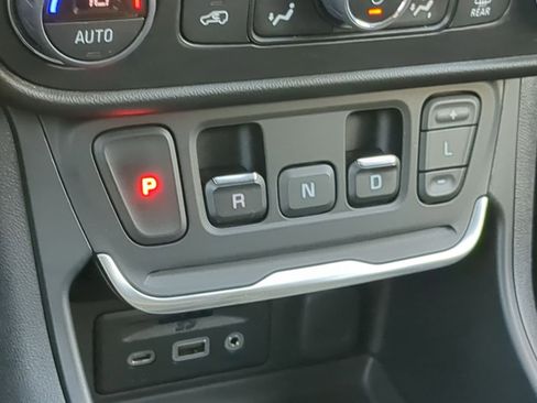 Used 2019 GMC Terrain SLT image 32