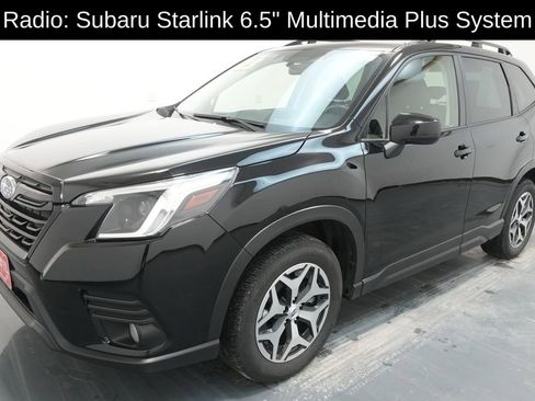 Used 2023 Subaru Forester Premium image 3