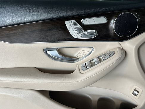 Used 2019 Mercedes-Benz GLC 300 image 13
