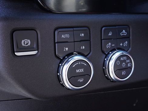 Certified 2025 GMC Sierra 1500 Elevation image 18