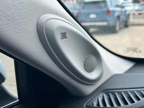 Used 2026 Toyota Highlander Limited image 40