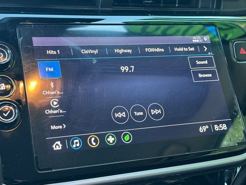 Used 2022 Chevrolet Bolt EUV LT w/ Convenience Package FWD image 26