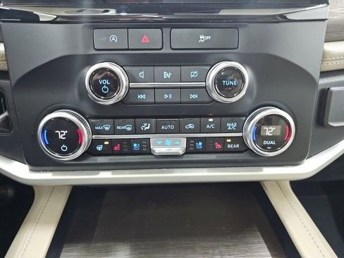 Used 2023 Ford Expedition Limited image 9