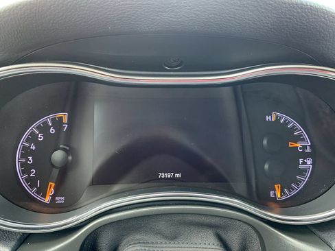 Used 2021 Jeep Grand Cherokee Laredo AWD/4WD image 19