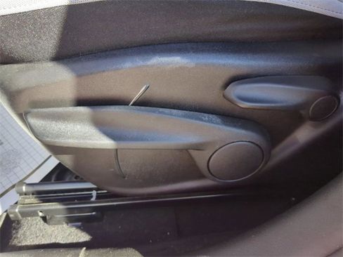 Used 2018 Jeep Renegade Latitude image 41