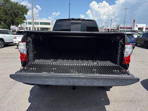 Used 2016 Nissan Titan PRO-4X w/ Pro-4x Convenience Package AWD/4WD image 8
