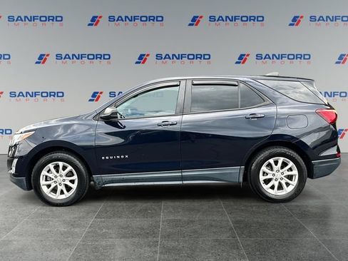 Used 2020 Chevrolet Equinox LS w/ LS Convenience Package FWD image 2