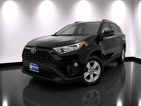 Used 2020 Toyota RAV4 XLE w/ Convenience Package AWD/4WD image 1
