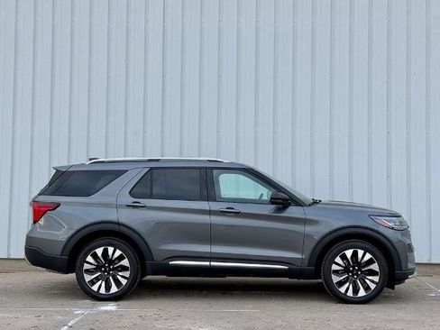 Certified 2025 Ford Explorer Platinum w/ LUX Leather Package AWD/4WD image 7