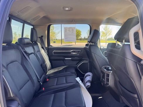 Used 2020 RAM 1500 Laramie AWD/4WD image 29