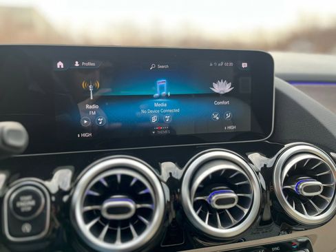 Used 2021 Mercedes-Benz GLA 250 4MATIC image 25