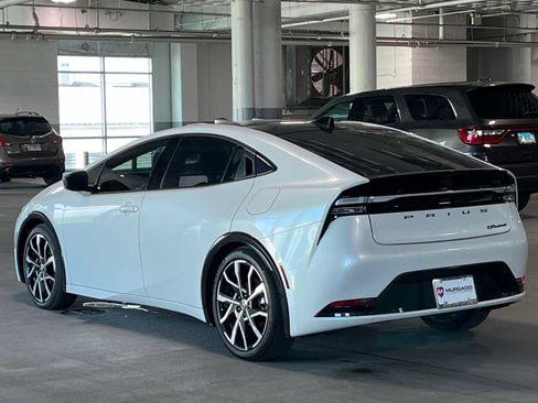 Used 2024 Toyota Prius Prime FWD image 8