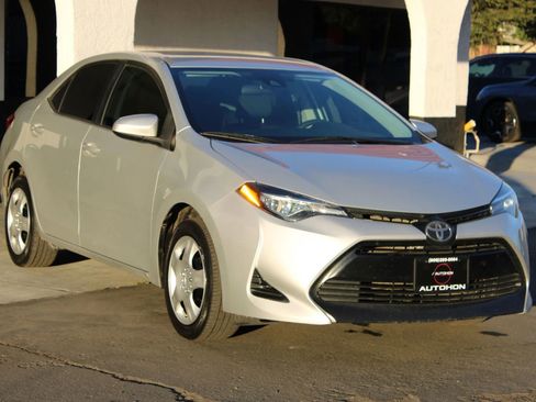 Used 2019 Toyota Corolla LE FWD image 2