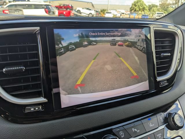 Used 2025 Chrysler Pacifica Select FWD image 28