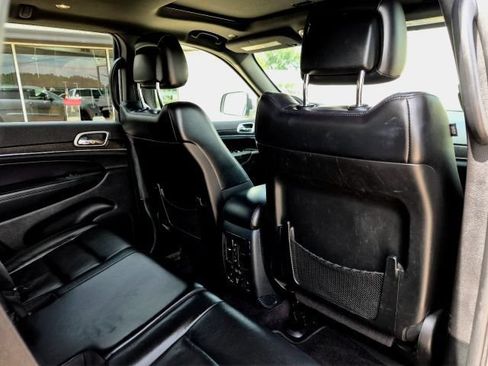 Used 2018 Jeep Grand Cherokee Limited AWD/4WD image 18