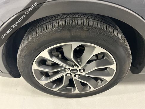 Used 2022 Lincoln Nautilus Reserve image 8