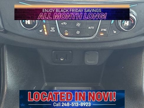 Used 2023 Chevrolet Traverse LT image 19