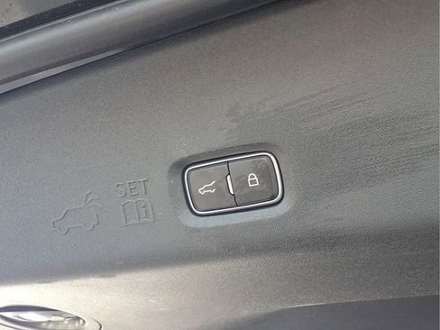Used 2025 Ford Expedition Platinum AWD/4WD image 23