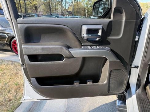 Used 2018 Chevrolet Silverado 1500 LT AWD/4WD image 21