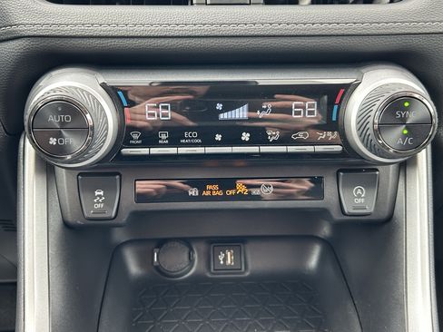 Certified 2025 Toyota RAV4 XLE AWD/4WD image 29