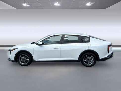 Used 2025 Kia K4 FWD image 2