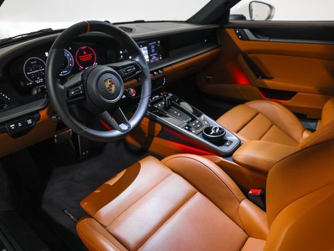Used 2025 Porsche 911 Carrera RWD image 27