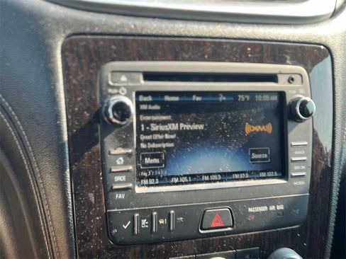 Used 2016 Chevrolet Traverse LT w/ Style and Technology Package image 15