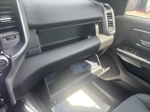 Used 2025 RAM 1500 Big Horn AWD/4WD image 37