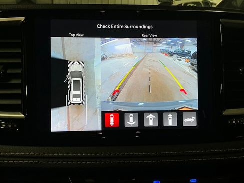 Used 2021 Chrysler Pacifica Touring-L w/ Uconnect Theater Family Group image 23