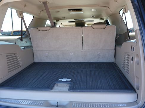 Used 2017 Chevrolet Suburban Premier image 27