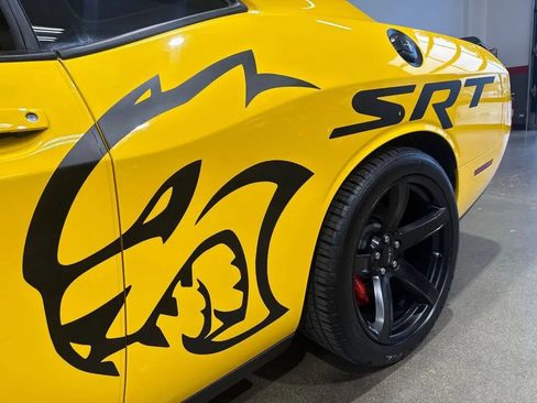 Used 2017 Dodge Challenger SRT Hellcat RWD image 75