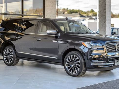 Used 2022 Lincoln Navigator L Black Label image 4