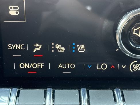 Used 2025 GMC Yukon Denali AWD/4WD image 21