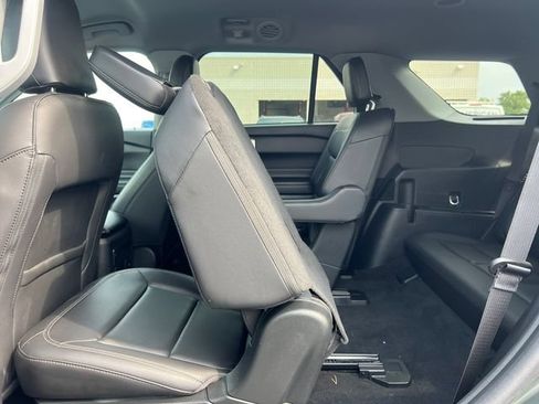 Certified 2024 Ford Explorer XLT AWD/4WD image 6