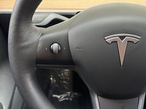 Used 2021 Tesla Model 3 Standard Range Plus RWD image 18