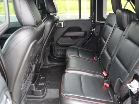 Used 2018 Jeep Wrangler Unlimited Rubicon AWD/4WD image 24