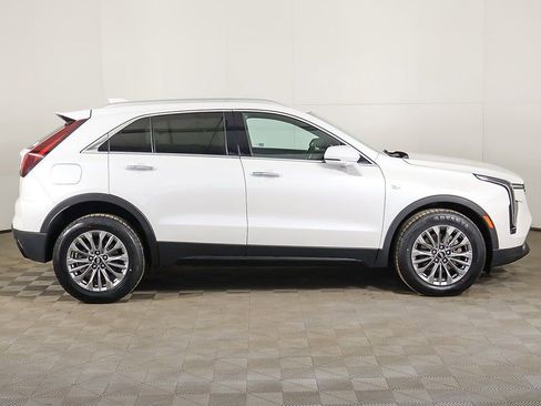 Used 2024 Cadillac XT4 Premium Luxury image 18