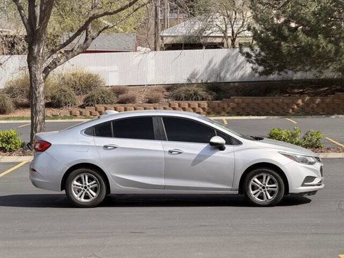 Used 2018 Chevrolet Cruze LT w/ LT Fleet Convenience Package image 3