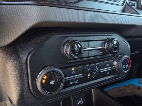 Used 2022 Ford Bronco Black Diamond image 16