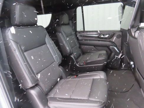 Used 2024 GMC Yukon XL Denali w/ Advanced Technology Package AWD/4WD image 31