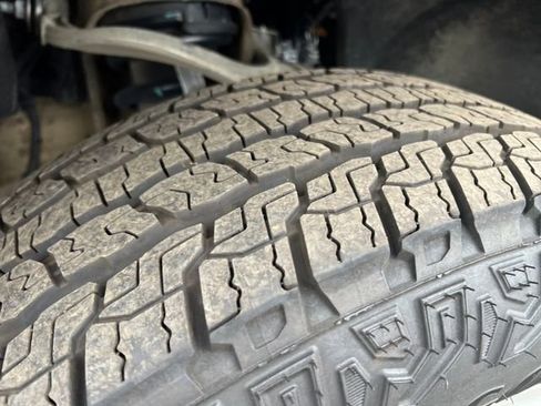 Certified 2024 Chevrolet Silverado 1500 LT w/ Convenience Package II image 24