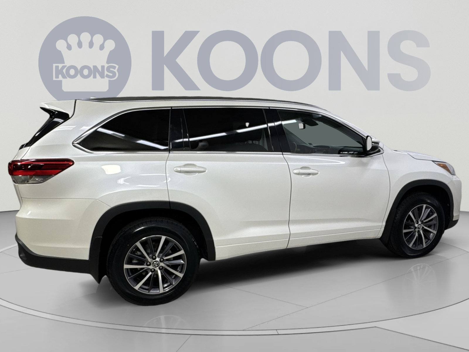 Used 2018 Toyota Highlander XLE AWD/4WD image 21