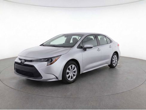 Used 2024 Toyota Corolla LE FWD image 1