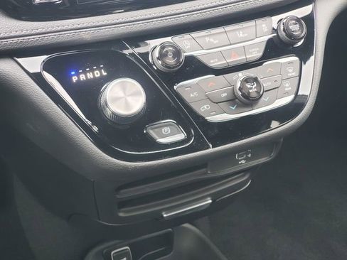 New 2026 Chrysler Pacifica Select image 13