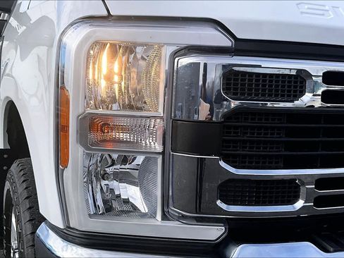 Used 2024 Ford F350 XLT w/ FX4 Off-Road Package image 31