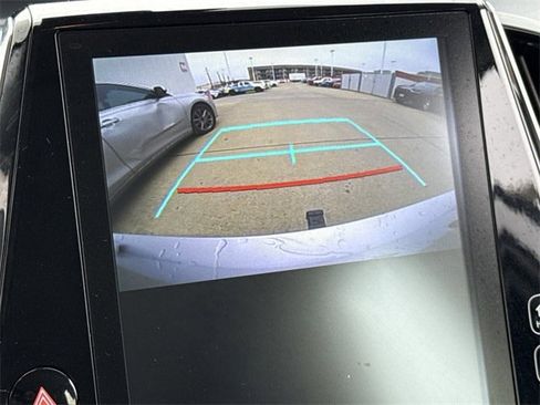 Used 2022 Toyota Prius Prime XLE image 19