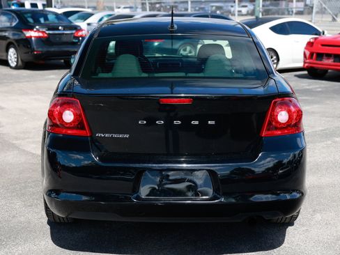Used 2014 Dodge Avenger SE image 9