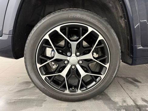 Used 2023 Jeep Grand Cherokee Summit image 11